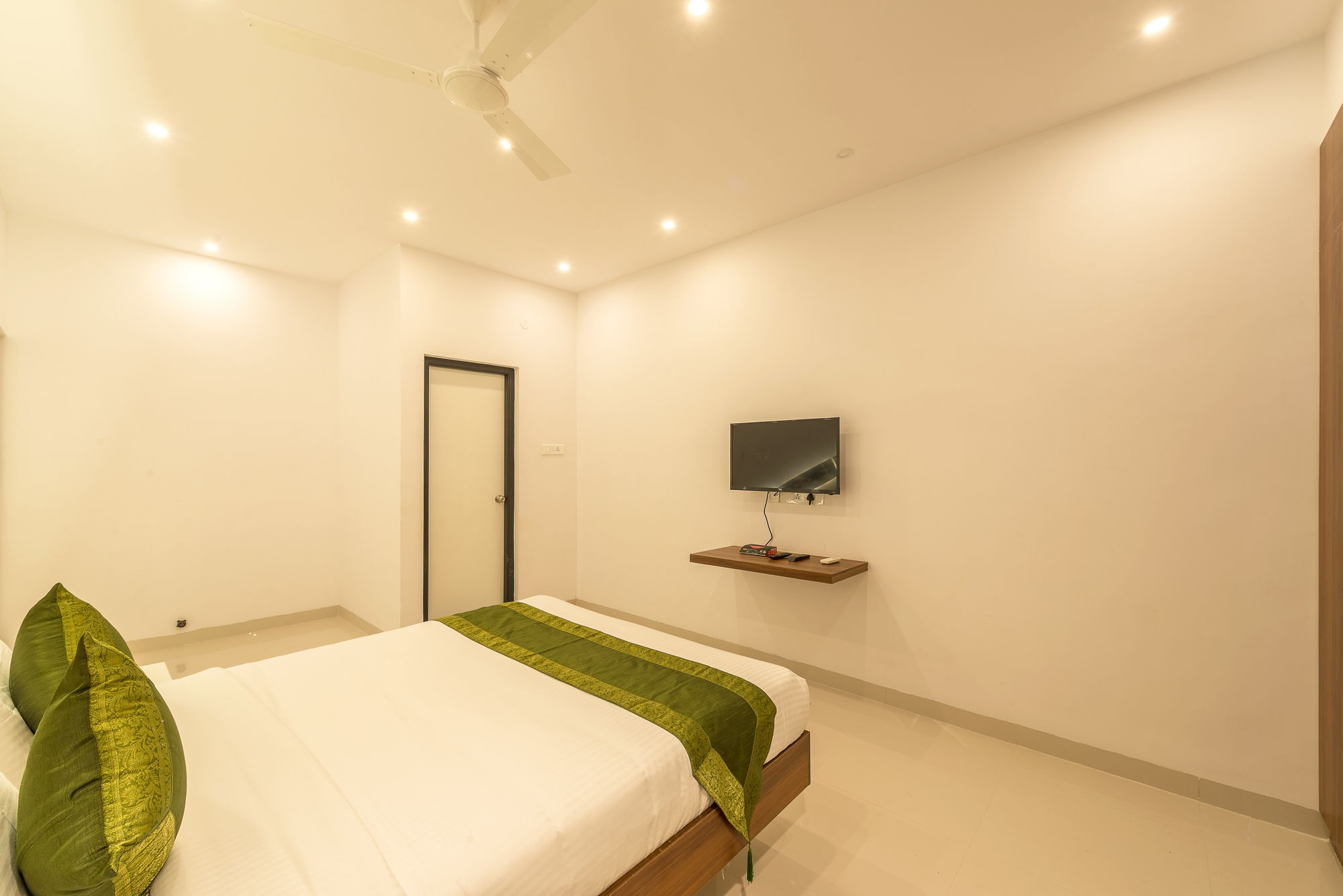 Itsy Hotels Corner Stay Coimbatore Exterior photo